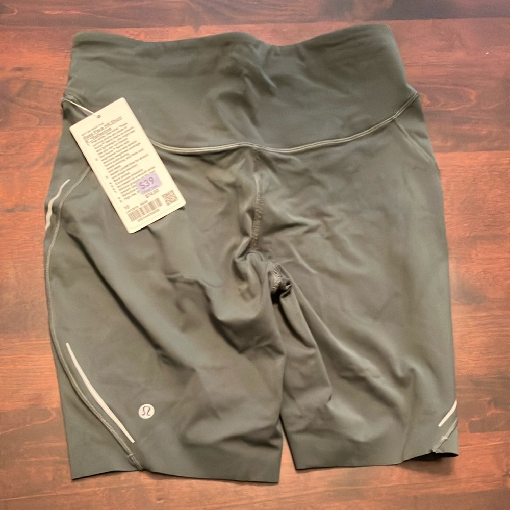 NWT Lululemon Base Pace High-Rise Short *8" Reflective Smoked Spruce